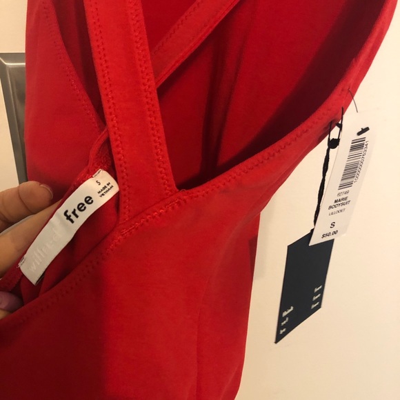Aritzia Marie Bodysuit Red Wilfred Small NEW - Picture 3 of 4